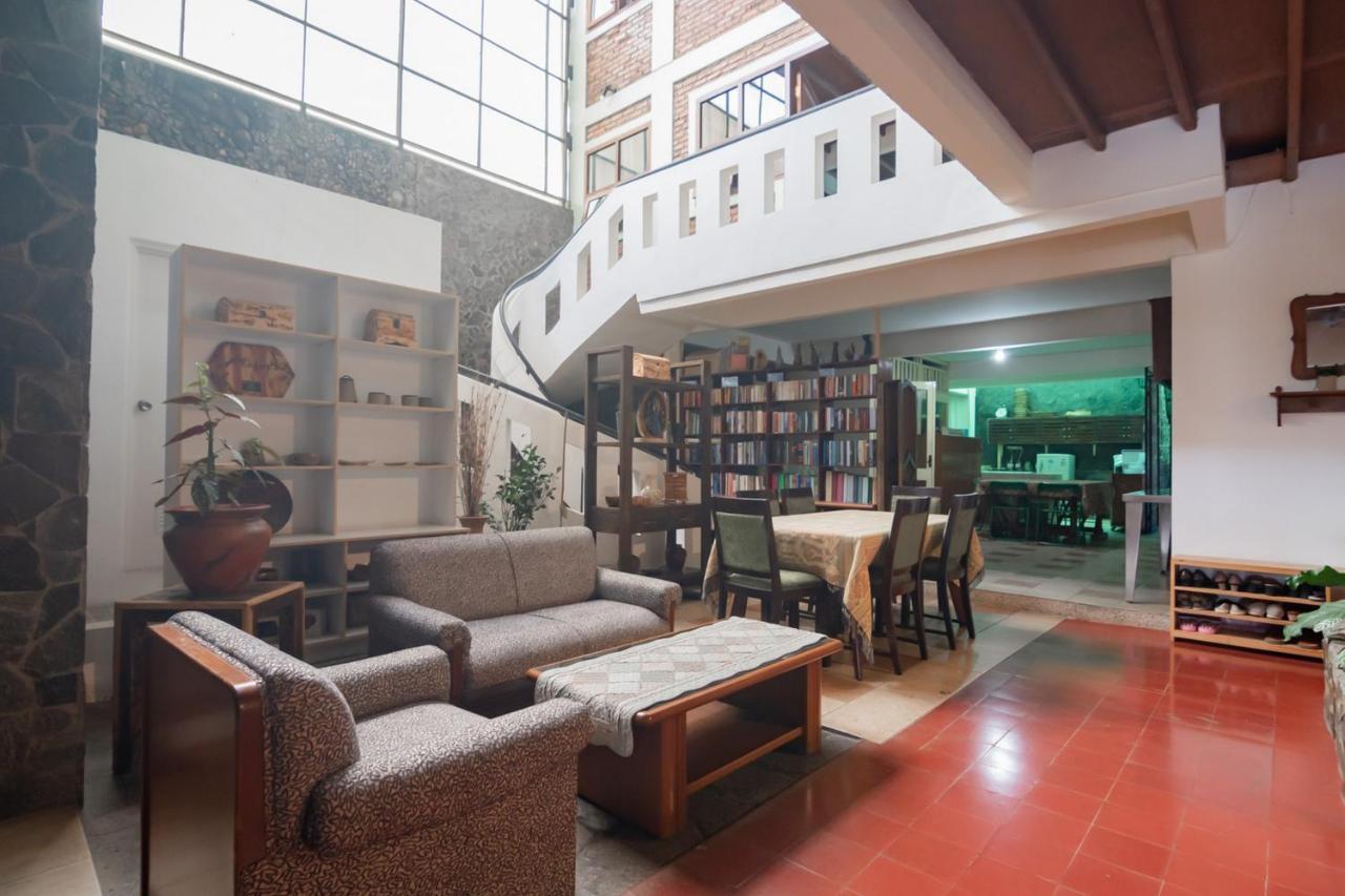 Samakta Guest House Lembang Exterior photo