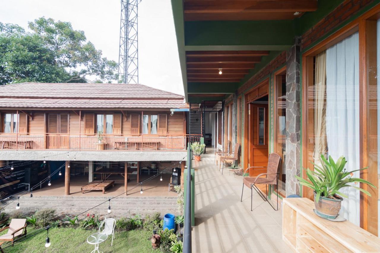 Samakta Guest House Lembang Exterior photo