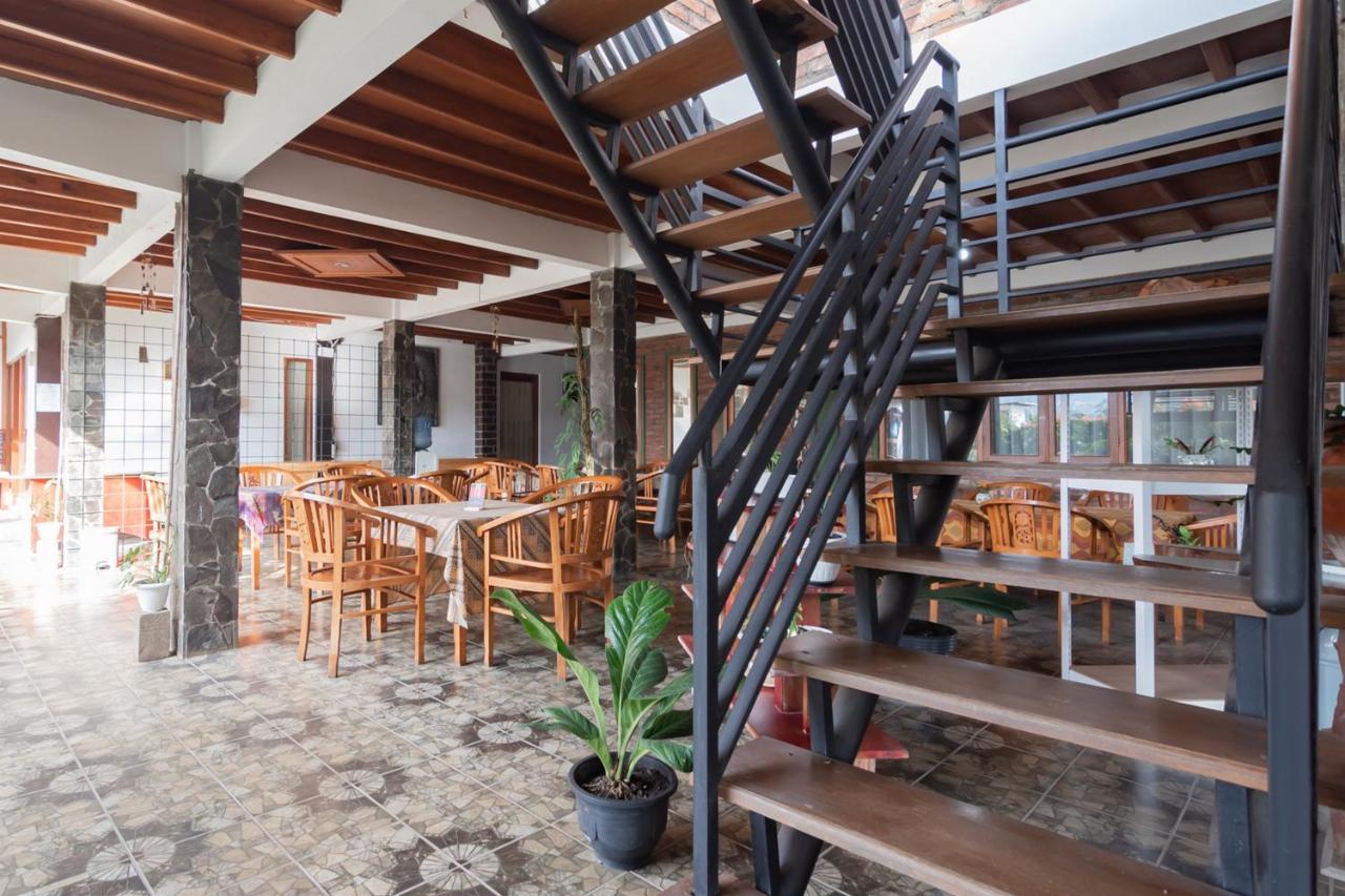 Samakta Guest House Lembang Exterior photo